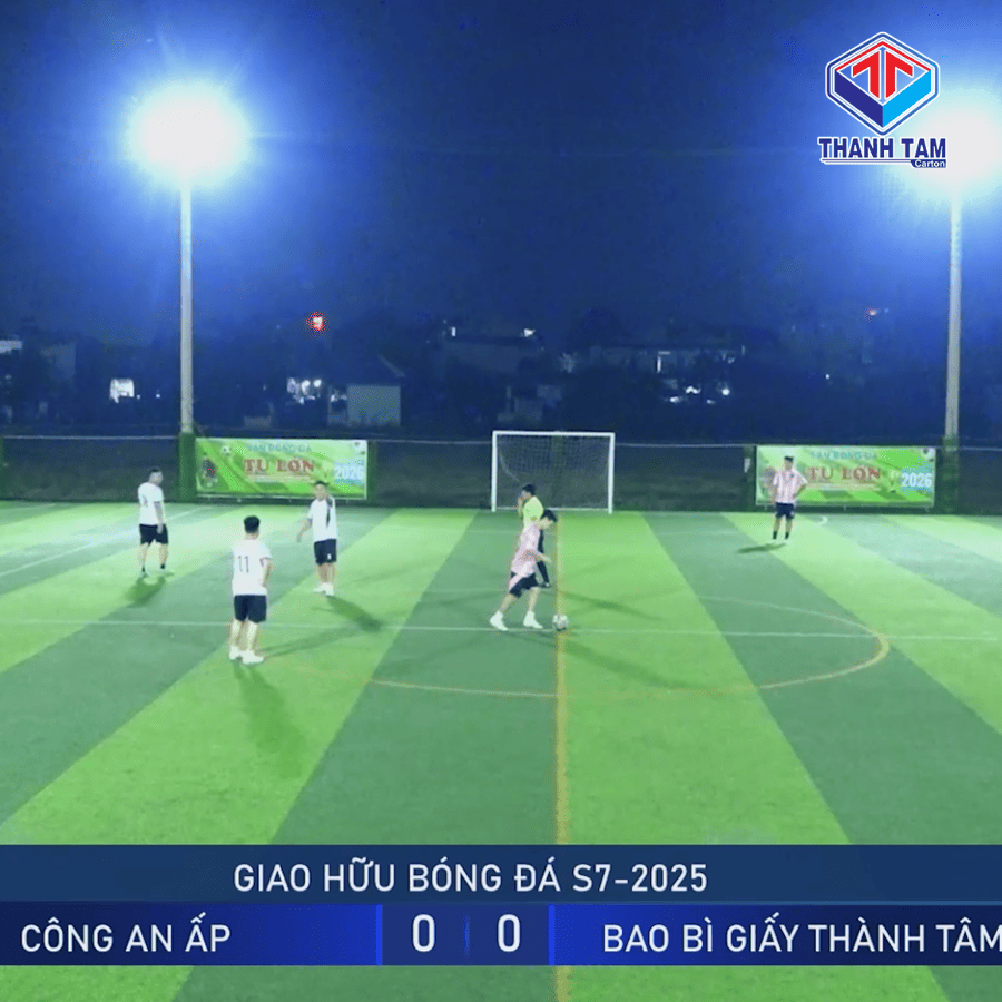 Thành Tâm giao hữu bóng đá